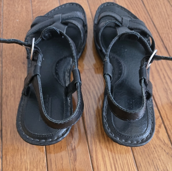 Born - Picture 3 of 7